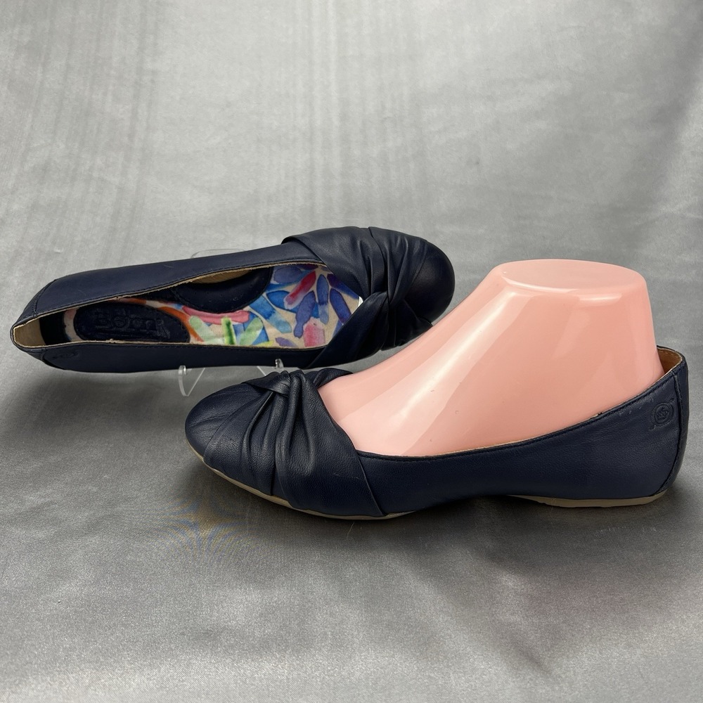 Born Julianne Leather Ballet Flats Knot Pleated Toe Navy Floral Insole Size 7